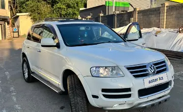 Volkswagen Touareg 2004 года за 4 500 000 тг. в Алматы фото 2