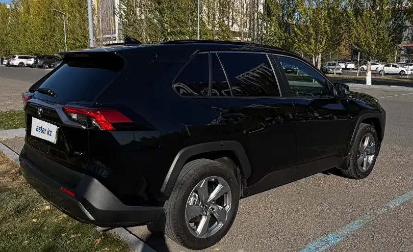 Toyota RAV4 2021 года за 15 500 000 тг. в Астана фото 3