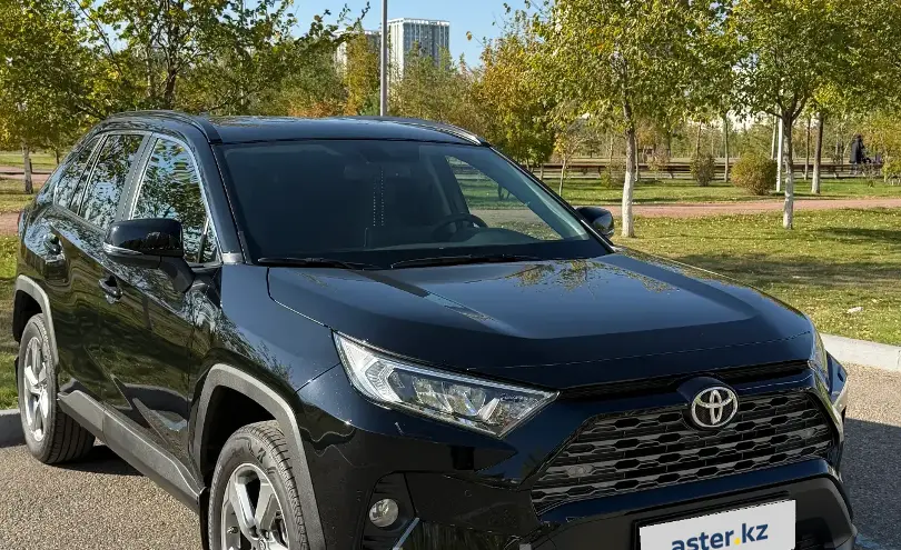 Toyota RAV4 2021 года за 15 500 000 тг. в Астана