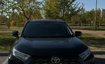 Toyota RAV4 2021 года за 15 500 000 тг. в Астана фото 2