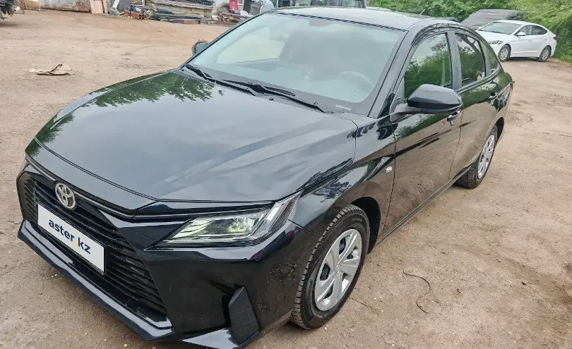Toyota Yaris 2022 года за 8 200 000 тг. в Алматы