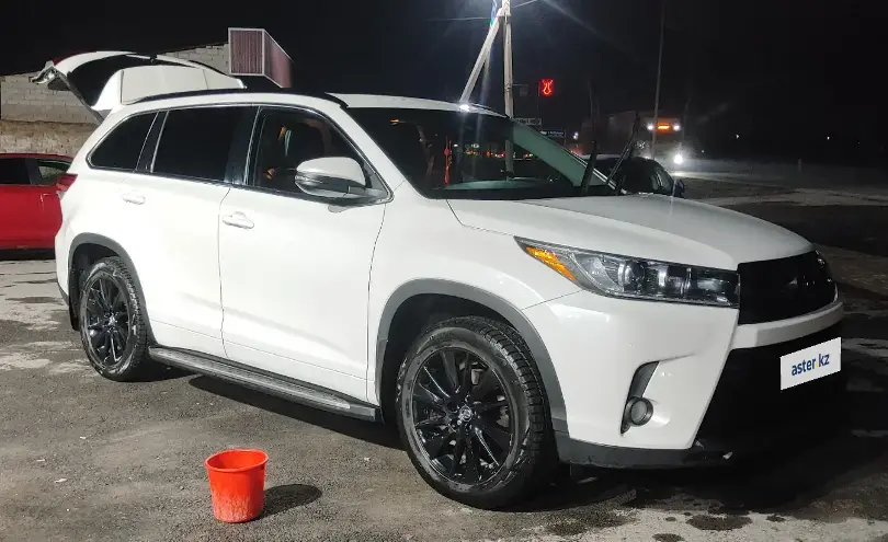 Toyota Highlander 2017 года за 17 000 000 тг. в Шымкент фото 3