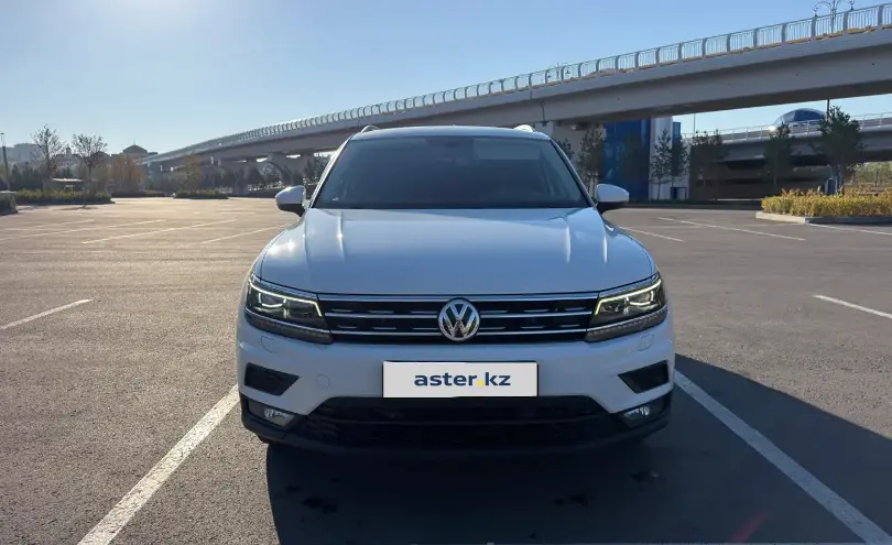 Volkswagen Tiguan 2018 года за 10 500 000 тг. в Астана фото 2