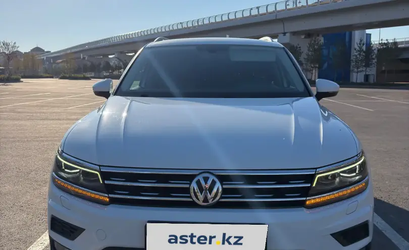 Volkswagen Tiguan 2018 года за 10 500 000 тг. в Астана фото 3