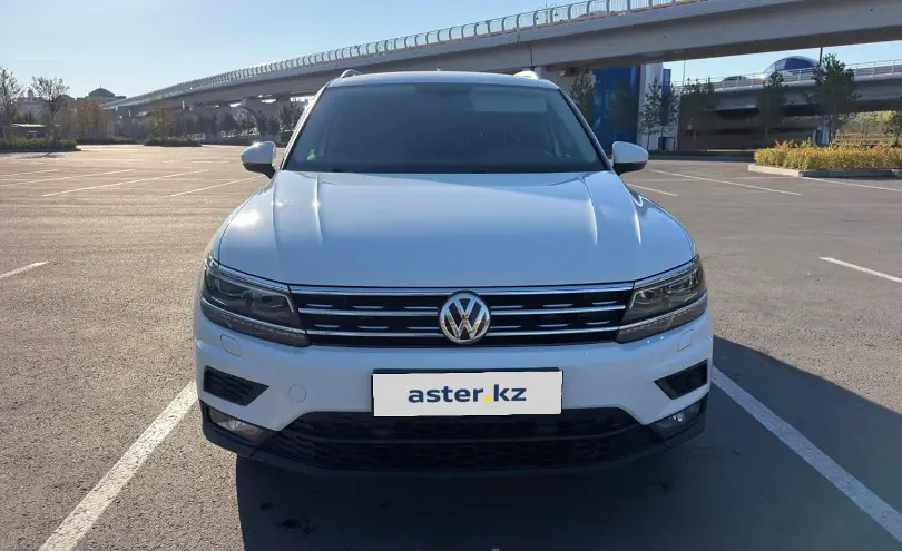 Volkswagen Tiguan 2018 года за 10 500 000 тг. в Астана фото 4
