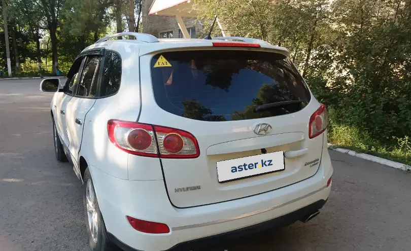 Hyundai Santa Fe 2011 года за 6 800 000 тг. в Актобе фото 3