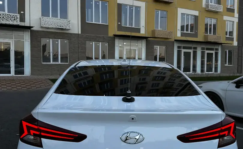 Hyundai Elantra 2020 года за 8 500 000 тг. в Алматы фото 4