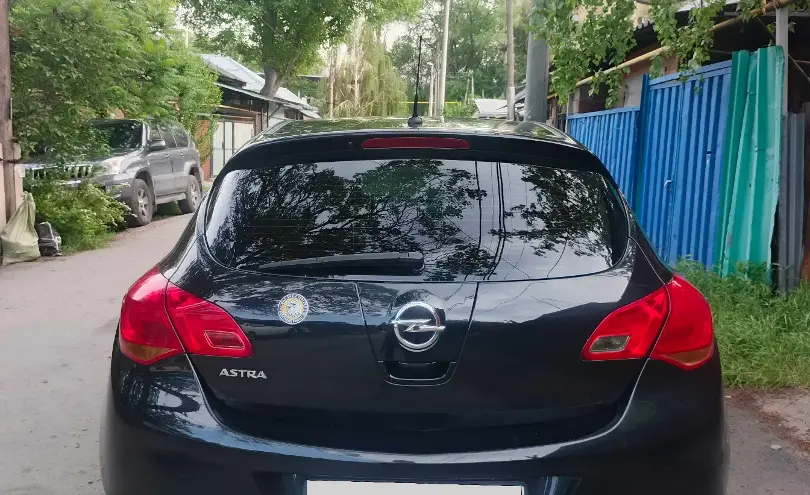 Opel Astra 2011 года за 3 000 000 тг. в Алматы фото 3