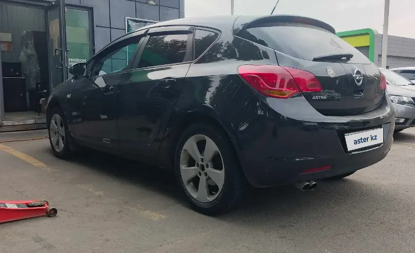 Opel Astra 2011 года за 3 000 000 тг. в Алматы фото 5