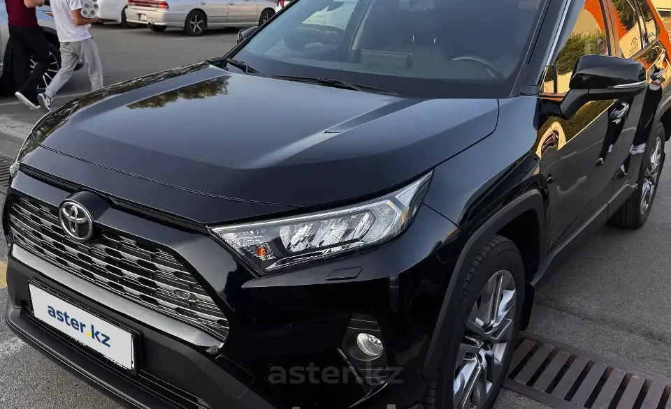 Toyota RAV4 2020 года за 13 500 000 тг. в Алматы