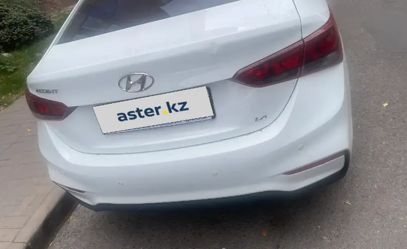 Hyundai Accent 2018 года за 5 800 000 тг. в Алматы фото 3