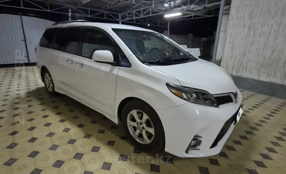 Toyota Sienna 2017 года за 14 000 000 тг. в Карагандинская область фото 3