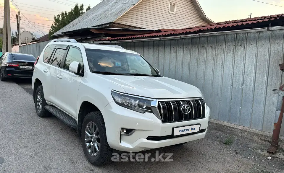 Toyota Land Cruiser Prado 2021 года за 32 000 000 тг. в Алматы