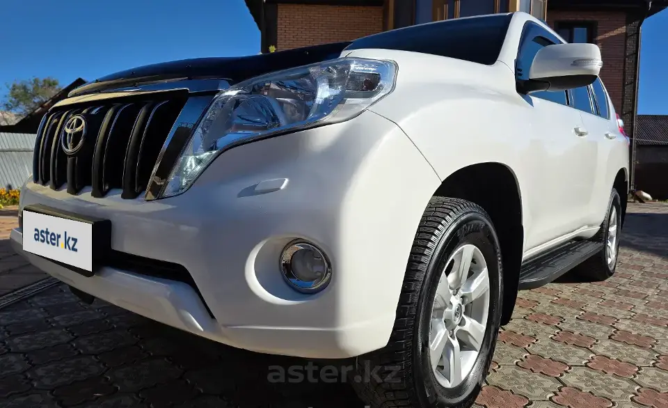 Toyota Land Cruiser Prado 2015 года за 17 200 000 тг. в Петропавловск