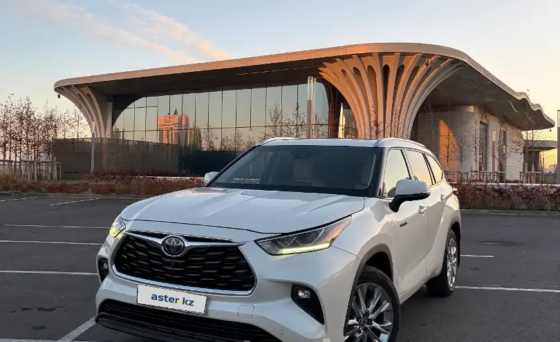 Toyota Highlander 2020 года за 18 000 000 тг. в Астана фото 1