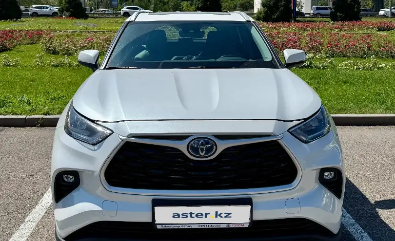 Toyota Highlander 2022 года за 25 500 000 тг. в Алматы фото 2