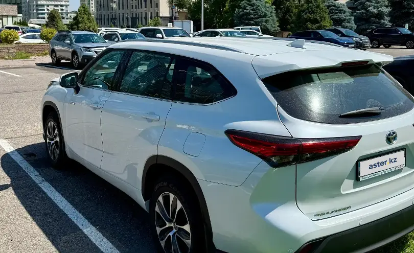 Toyota Highlander 2022 года за 25 500 000 тг. в Алматы фото 5