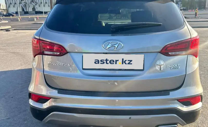 Hyundai Santa Fe 2017 года за 8 500 000 тг. в Астана фото 3