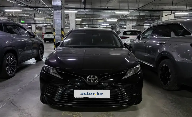 Toyota Camry 2020 года за 11 900 000 тг. в Астана