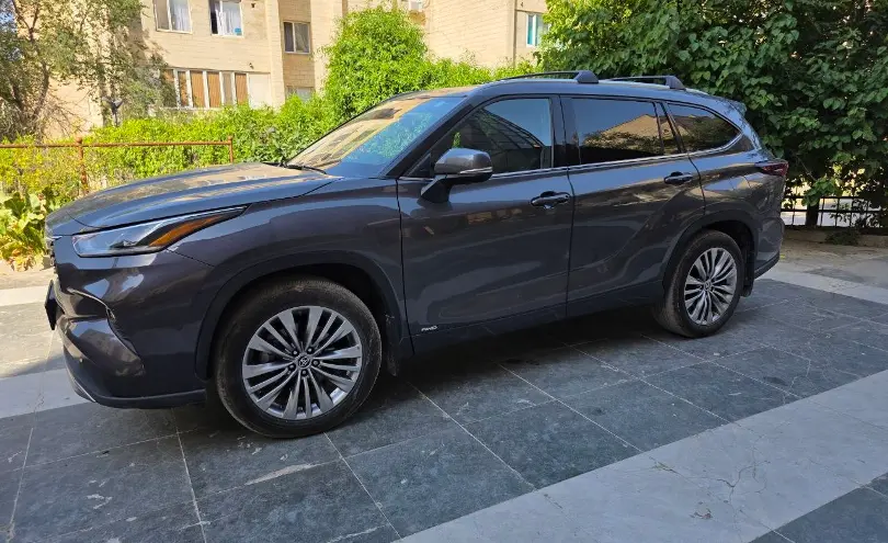 Toyota Highlander 2024 года за 31 000 000 тг. в Актау фото 4