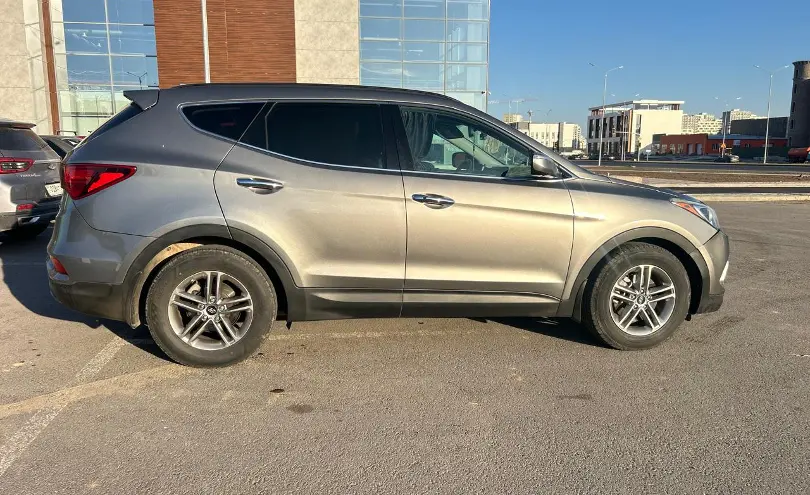 Hyundai Santa Fe 2017 года за 8 500 000 тг. в Астана фото 2