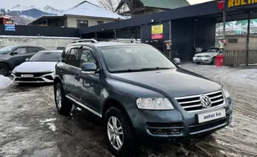 Volkswagen Touareg 2005 года за 3 500 000 тг. в Алматы фото 2