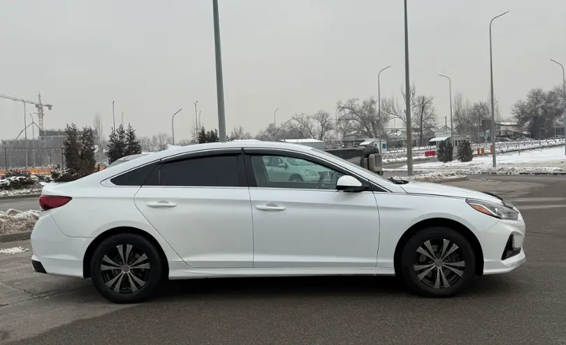 Hyundai Sonata 2018 года за 7 750 000 тг. в Алматы фото 4