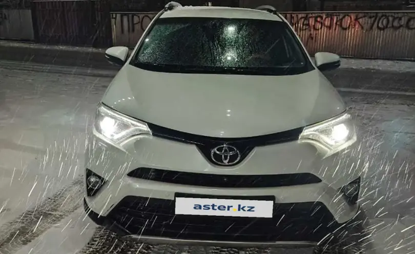 Toyota RAV4 2017 года за 10 800 000 тг. в Алматы фото 2