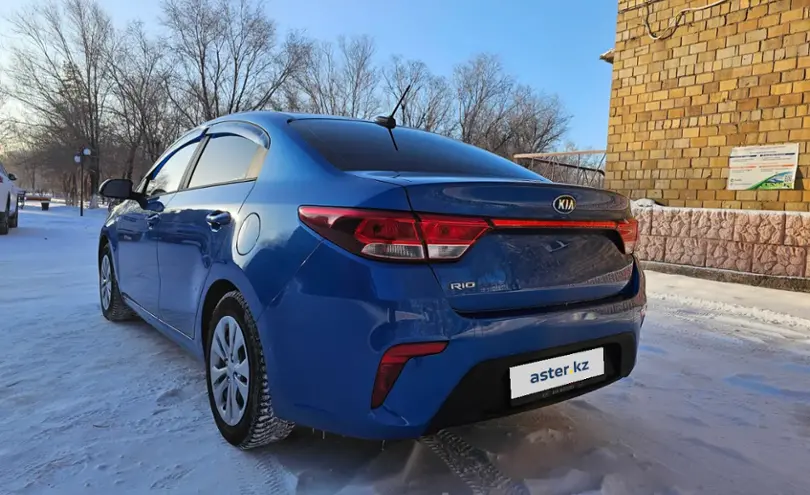 Kia Rio 2020 года за 7 000 000 тг. в Караганда фото 2