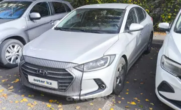 Hyundai Avante 2017 года за 6 000 000 тг. в Астана фото 2