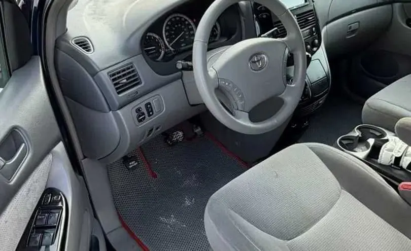 Toyota Sienna 2004 года за 3 000 000 тг. в Семей