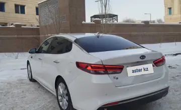 Kia K5 2016 года за 8 300 000 тг. в Астана фото 4