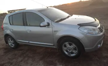 Renault Sandero 2013 года за 3 900 000 тг. в Уральск фото 3