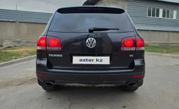 Volkswagen Touareg 2006 года за 6 500 000 тг. в Алматы фото 4