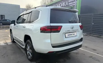 Toyota Land Cruiser 2023 года за 52 000 000 тг. в Алматы фото 3