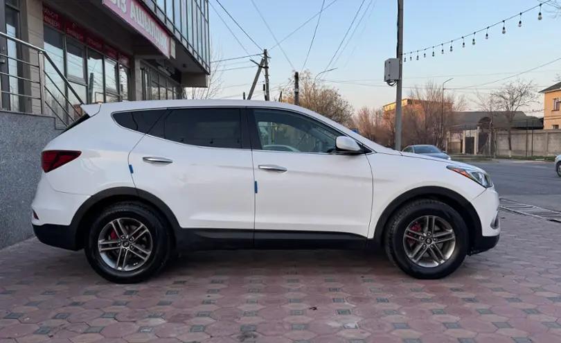 Hyundai Santa Fe 2017 года за 8 600 000 тг. в Шымкент
