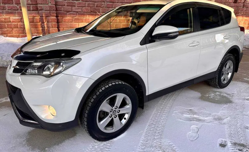 Toyota RAV4 2015 года за 10 850 000 тг. в Актобе фото 2