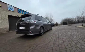 Toyota Sienna 2017 года за 15 000 000 тг. в Западно-Казахстанская область фото 3