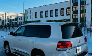 Toyota Land Cruiser 2019 года за 33 000 000 тг. в Астана