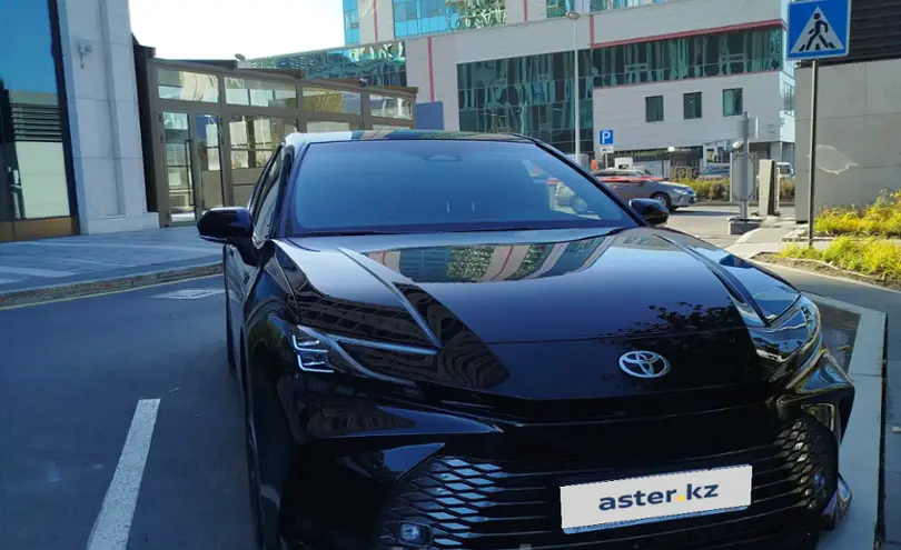 Toyota Camry 2025 года за 21 900 000 тг. в Астана