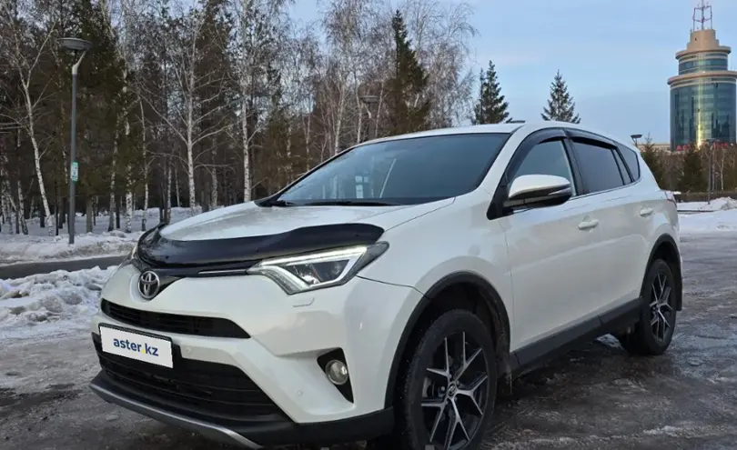 Toyota RAV4 2016 года за 10 800 000 тг. в Астана