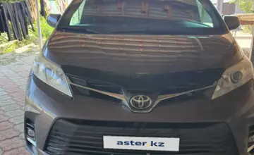Toyota Sienna 2017 года за 17 000 000 тг. в Алматы фото 2