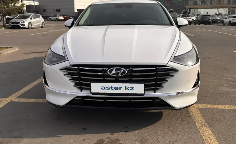 Hyundai Sonata 2022 года за 13 500 000 тг. в Алматы