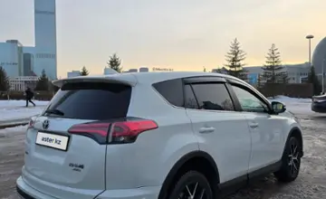 Toyota RAV4 2016 года за 10 800 000 тг. в Астана фото 4