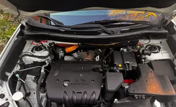 Mitsubishi Outlander 2016 года за 9 500 000 тг. в Караганда