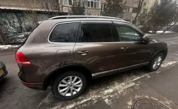 Volkswagen Touareg 2012 года за 10 900 000 тг. в Алматы