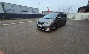 Toyota Sienna 2017 года за 15 000 000 тг. в Западно-Казахстанская область фото 2