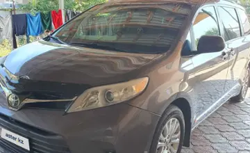 Toyota Sienna 2017 года за 17 000 000 тг. в Алматы фото 1