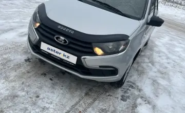 LADA (ВАЗ) Granta 2018 года за 3 200 000 тг. в Актобе фото 2