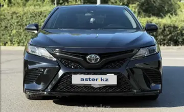 Toyota Camry 2019 года за 7 200 000 тг. в Алматы фото 2
